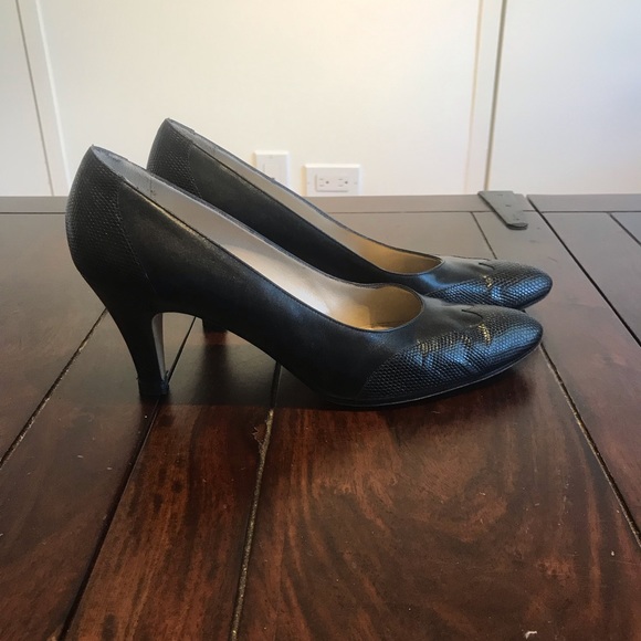 Ferragamo black leather heels size 8 - Picture 3 of 5